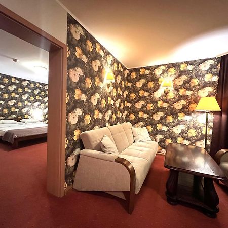 Hotel Клодзько Екстер'єр фото