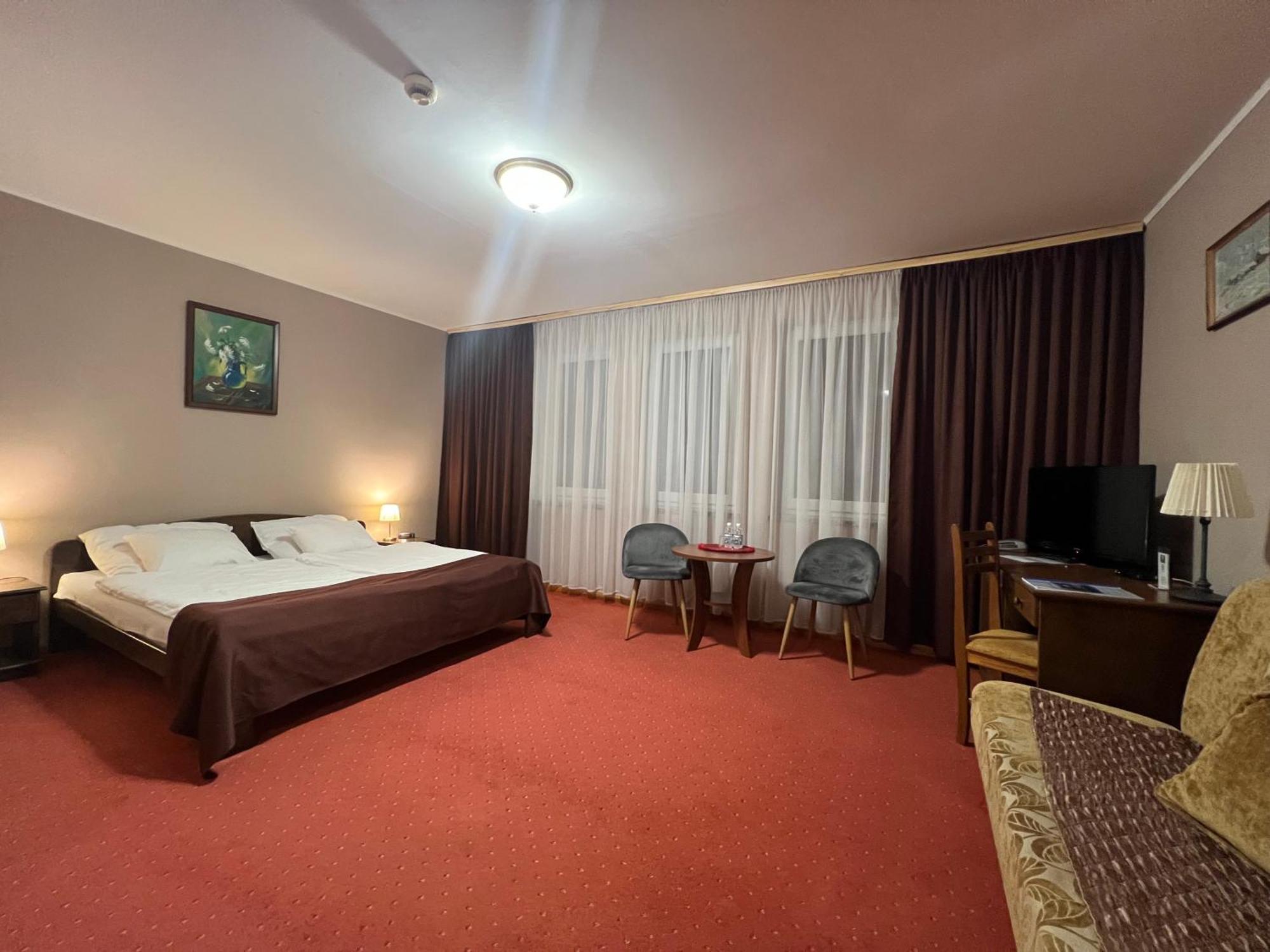 Hotel Клодзько Екстер'єр фото